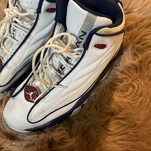 Jordan Pro Strong Shoes in White/Midnight Navy